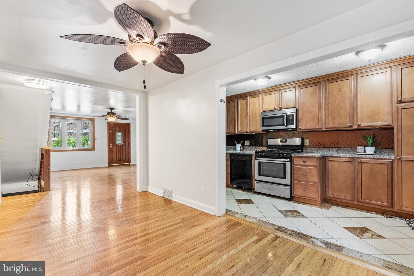 390 Glen Cove photo 11