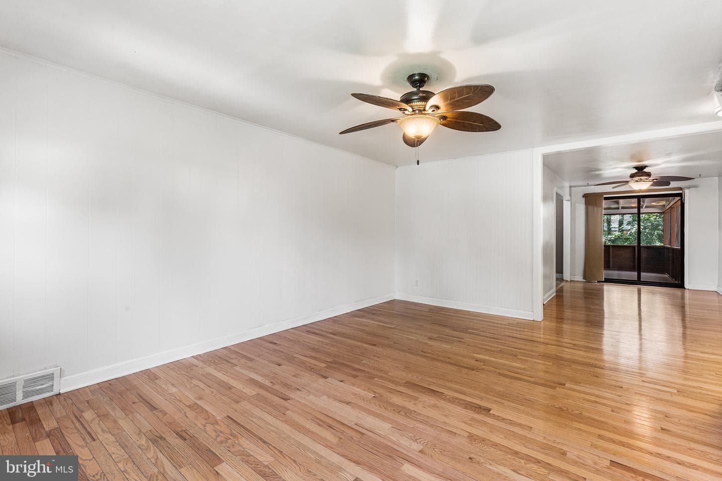 390 Glen Cove photo 6