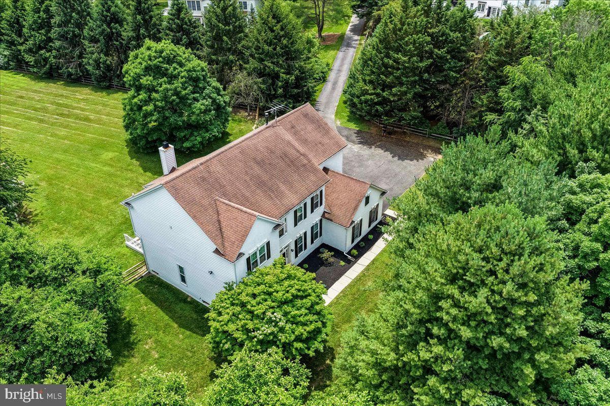 39 Maple Ln photo 3