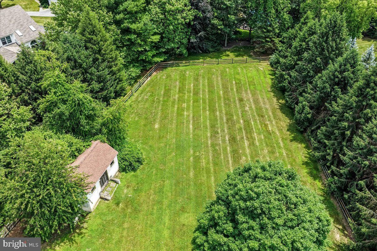 39 Maple Ln photo 4