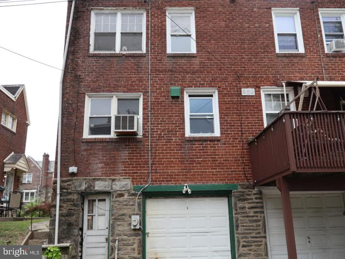 323 N Maple Avenue photo 4