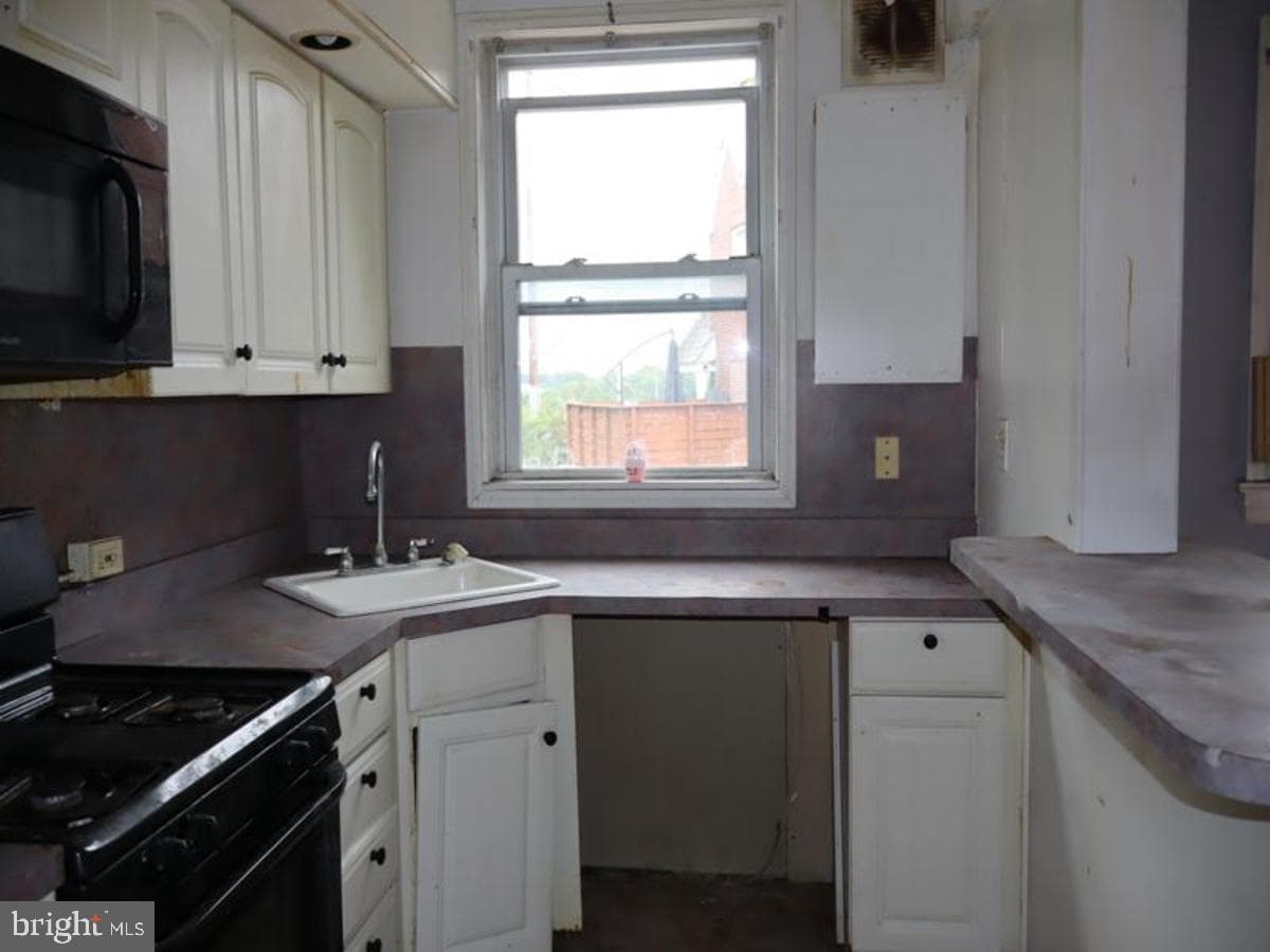 323 N Maple Avenue photo 9