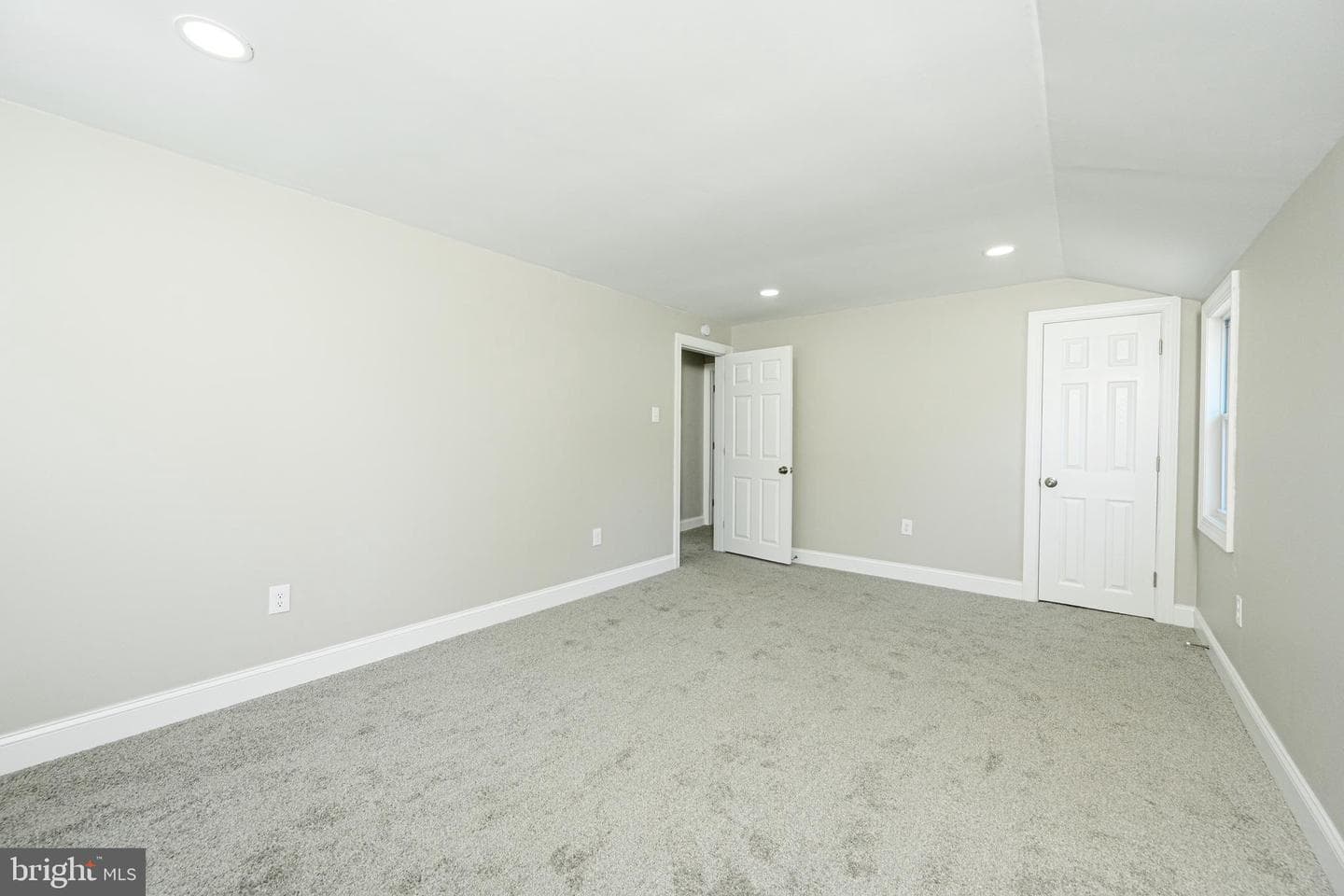 431 Holmes Road photo 26