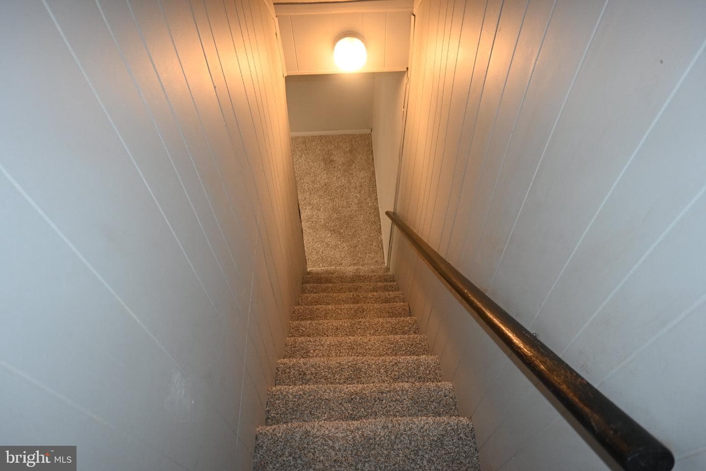 281 N Wycombe Avenue photo 23