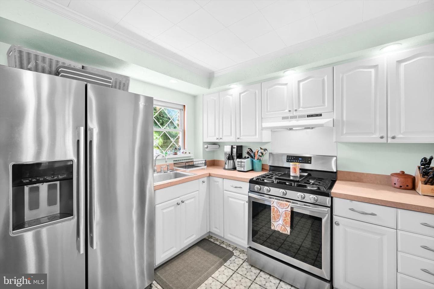 2420 Franklin Avenue photo 14