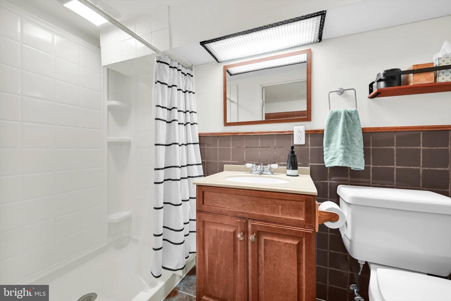 2420 Franklin Avenue photo 29