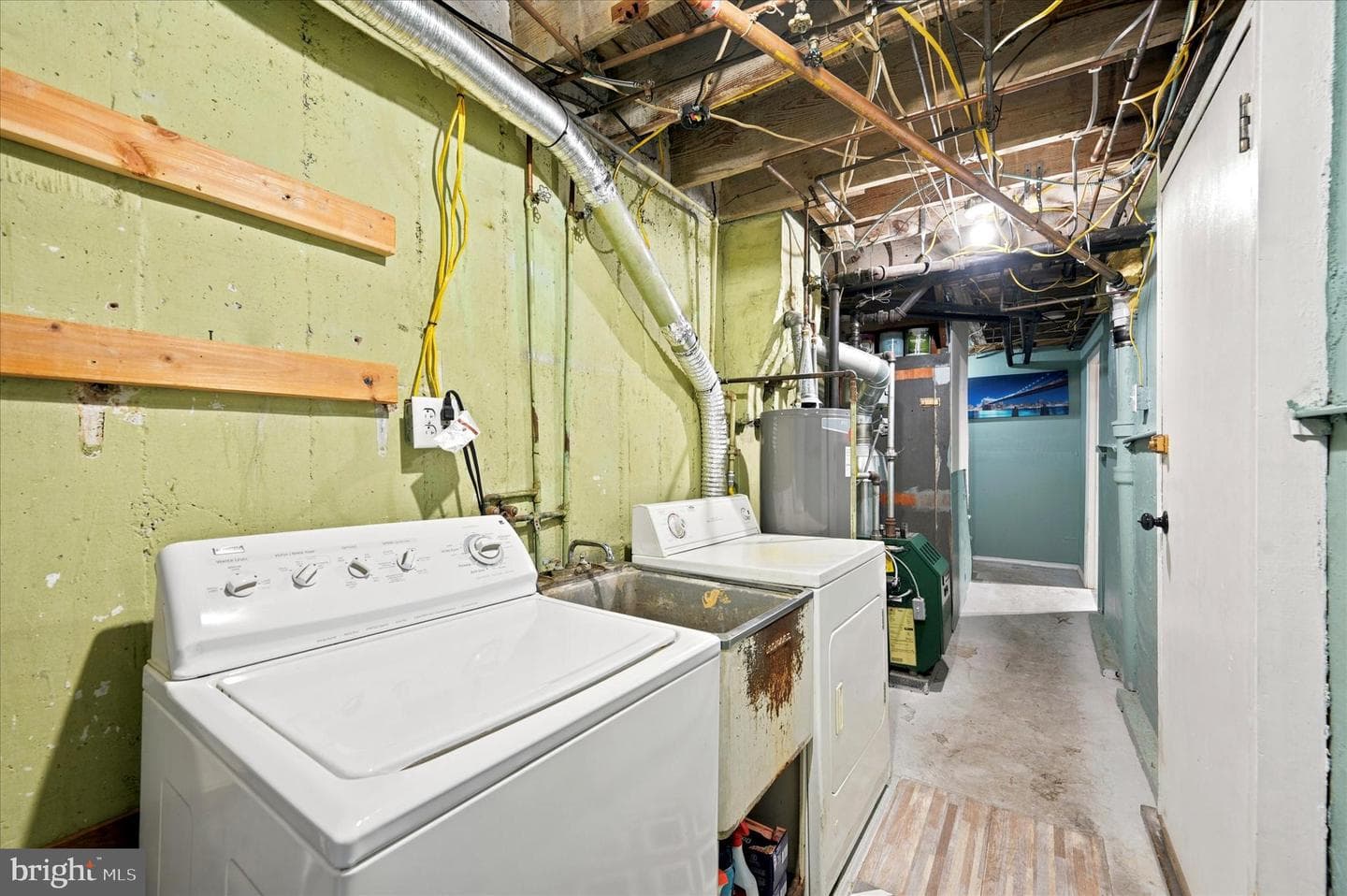 510 Millbank Road photo 22