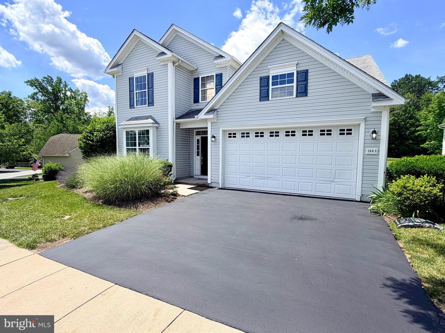 1663 Village Avenue photo 3