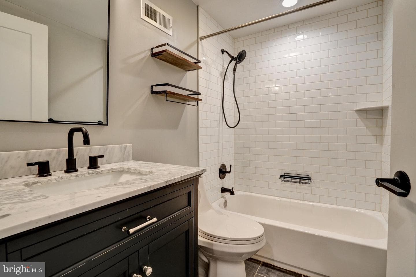609 Vernon Street photo 22