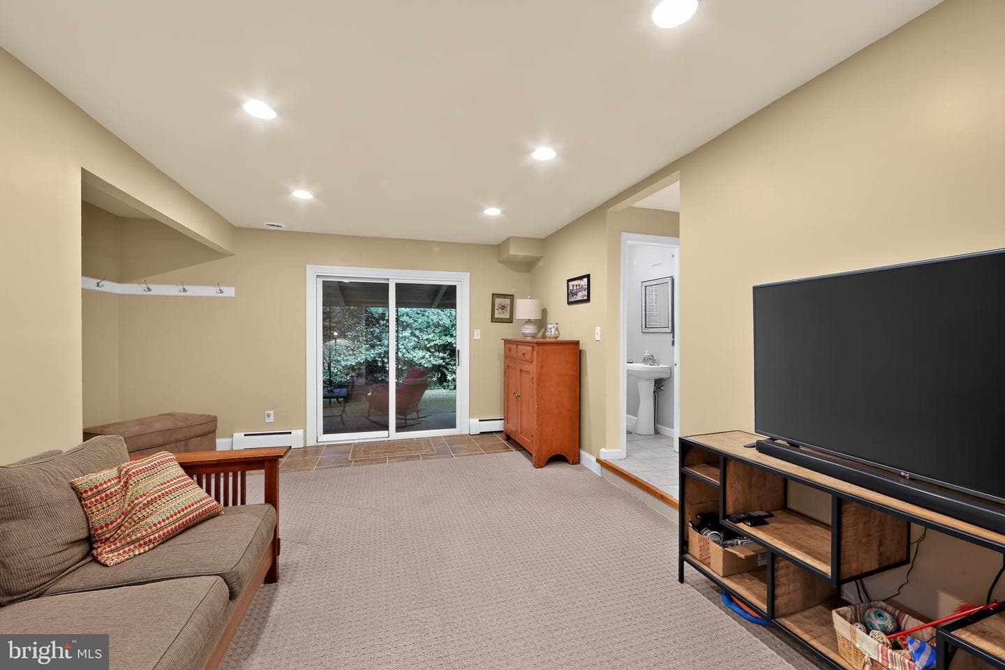 37 N Longpoint Lane photo 18