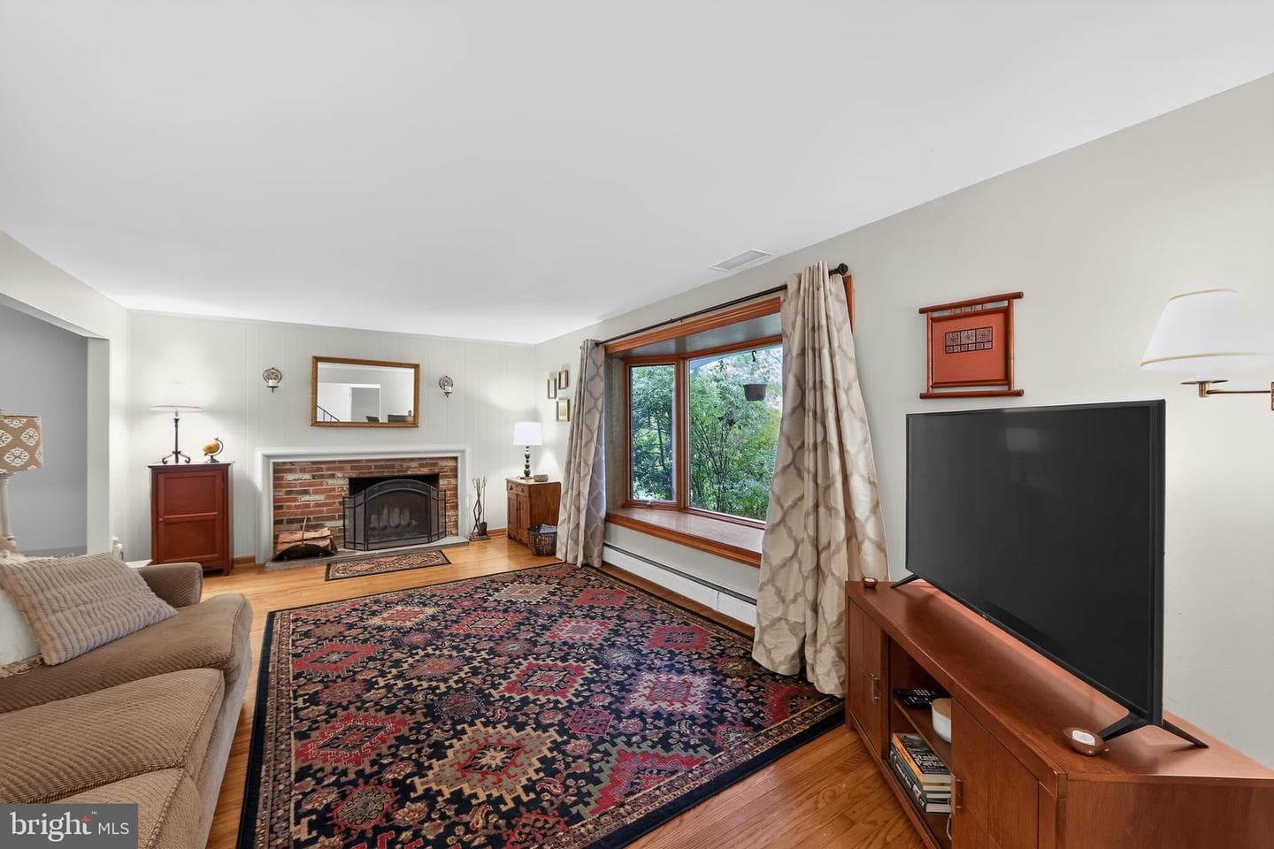 37 N Longpoint Lane photo 3