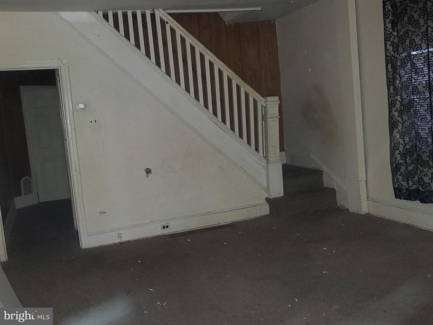 1025 W 5th Street photo 3