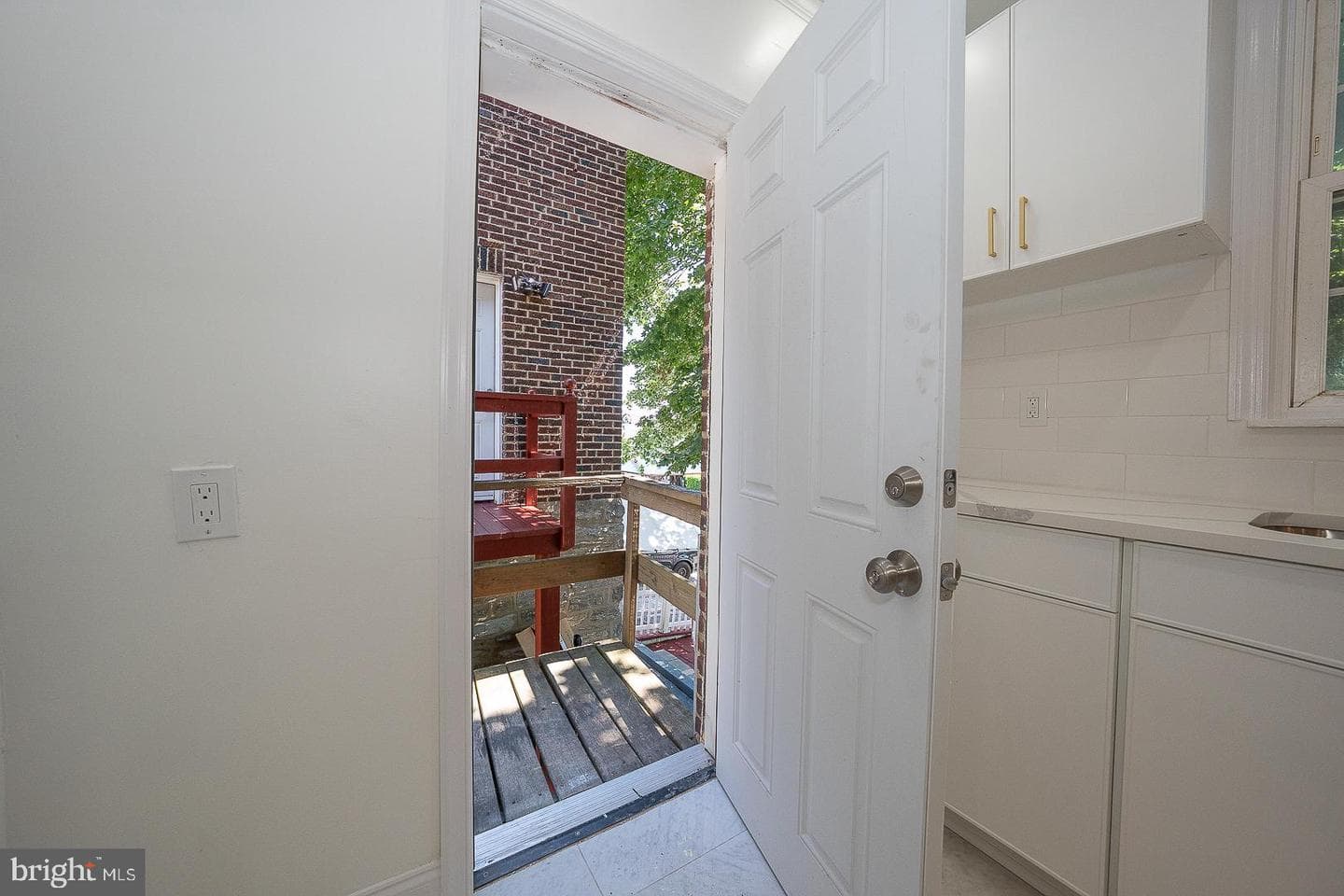 718 Bullock Avenue photo 24