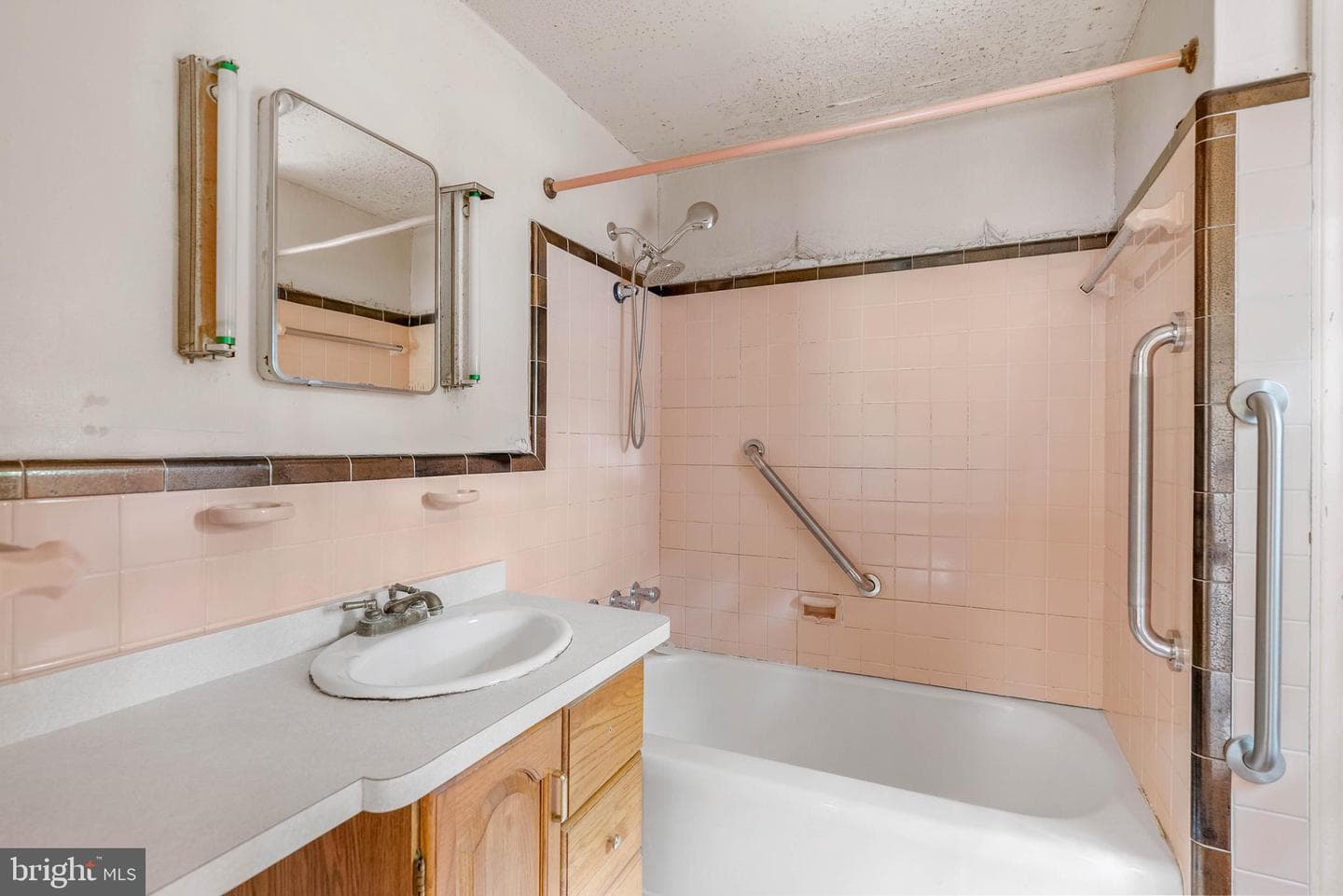 402 Hawthorne Road photo 12