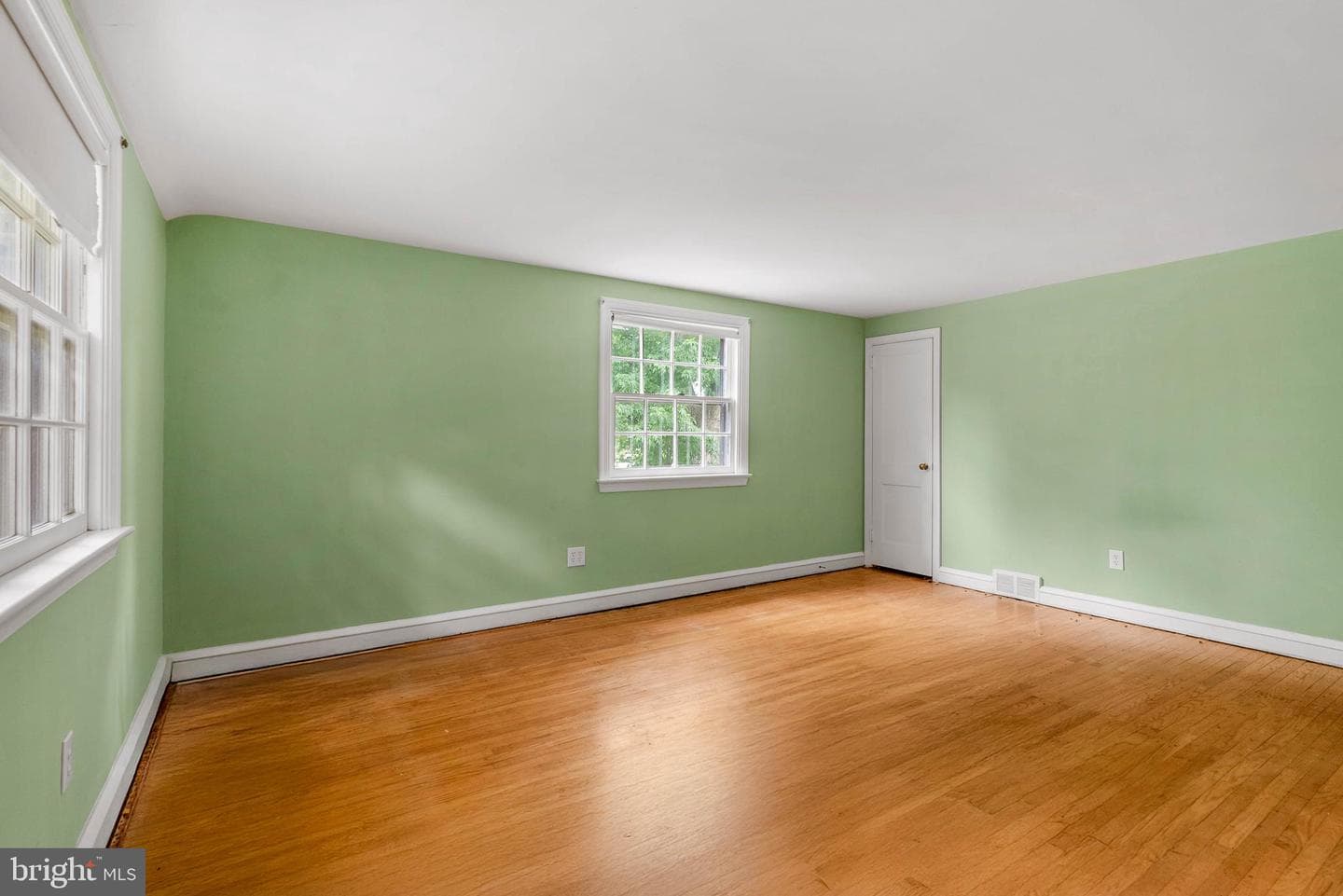 402 Hawthorne Road photo 13