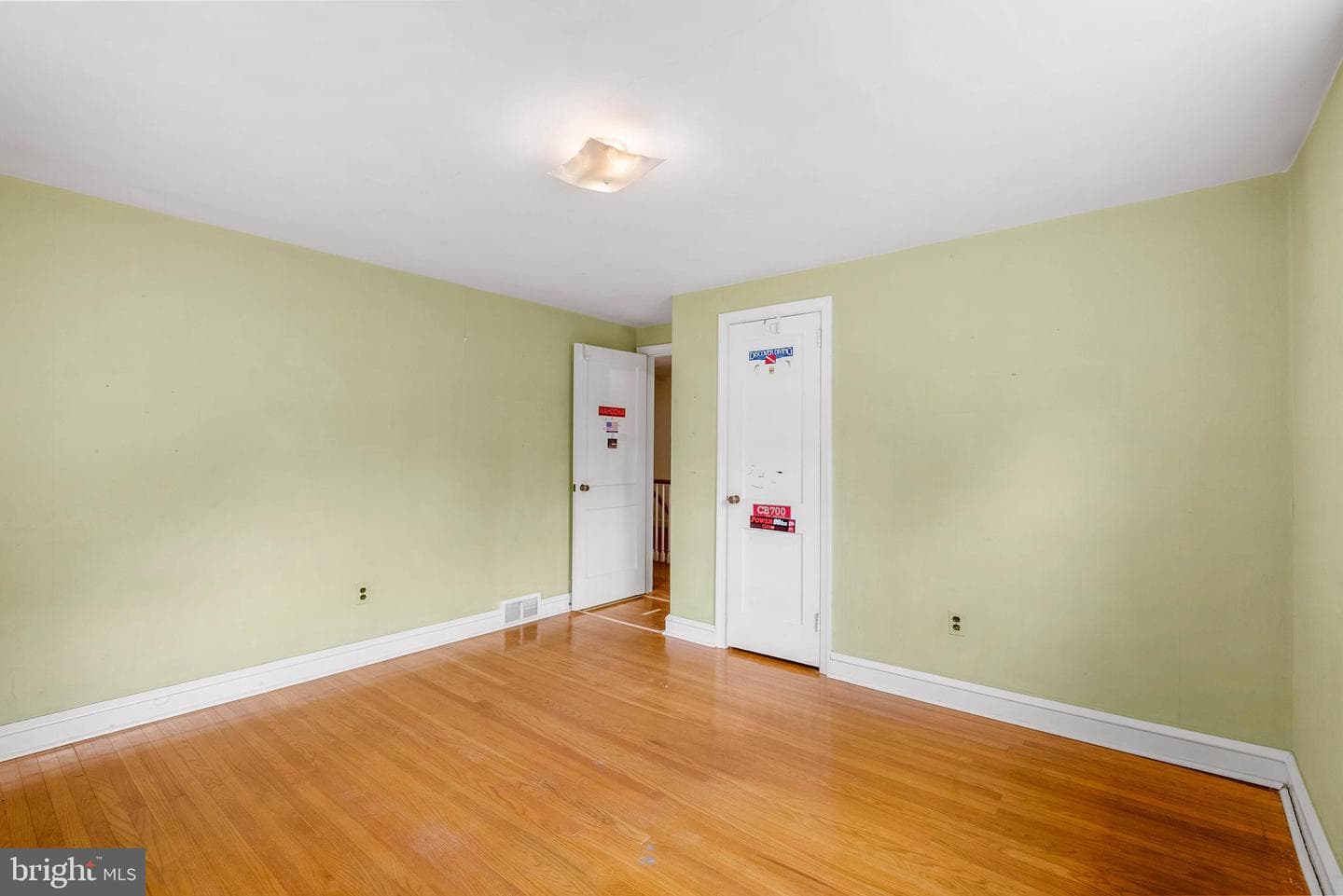 402 Hawthorne Road photo 18