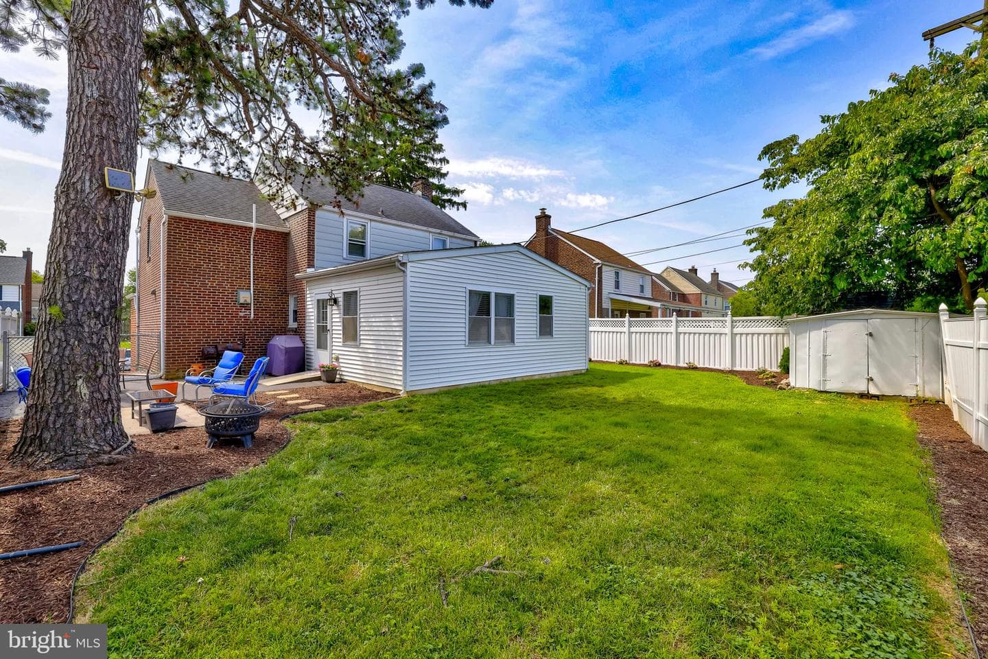 560 Holmes Road photo 40