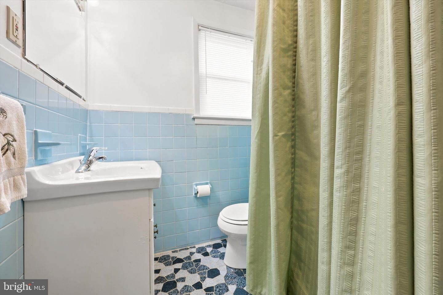 103 Wellington Road photo 18