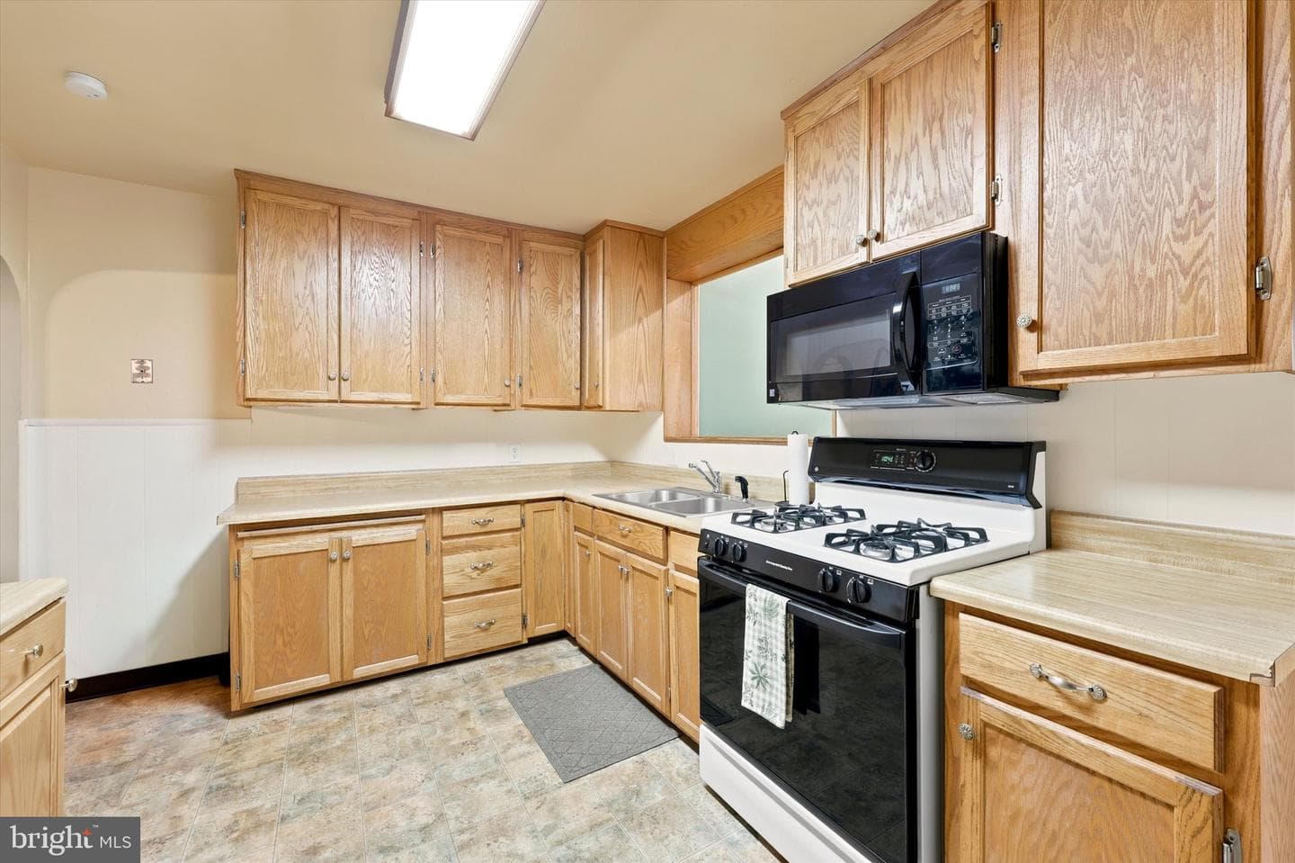 103 Wellington Road photo 5