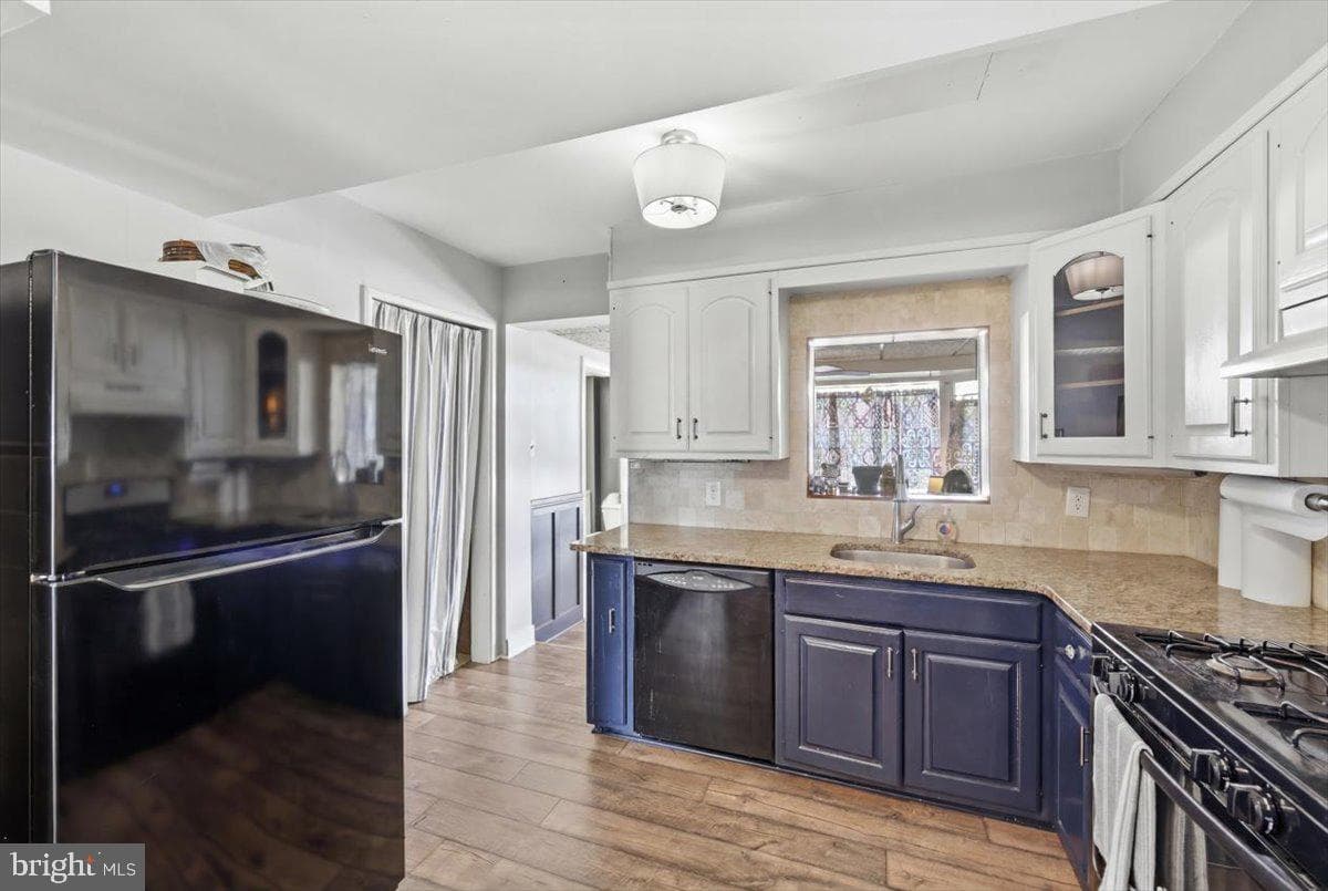355 Hibbs Ave photo 7