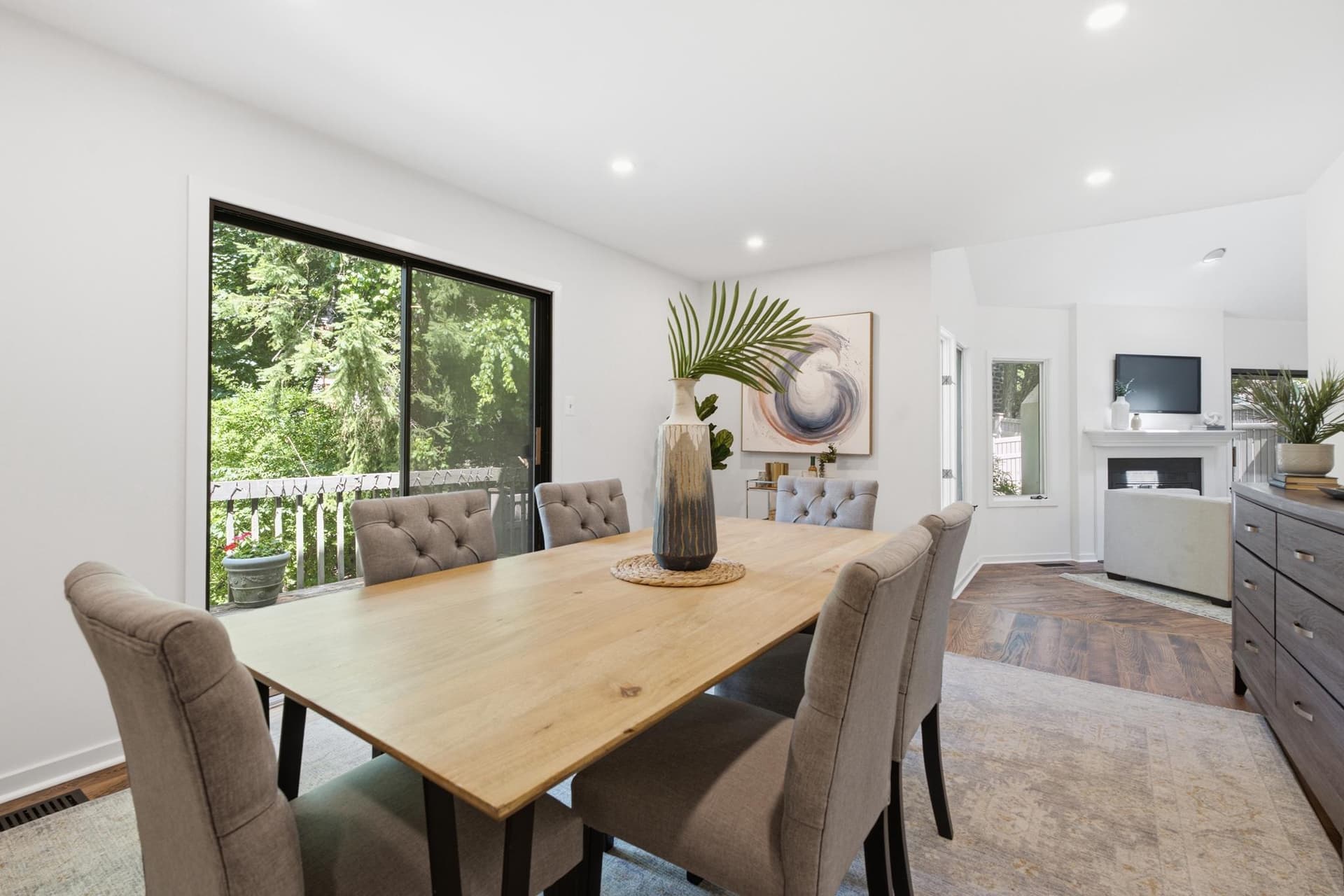 138 Montrose Avenue #26 photo 11