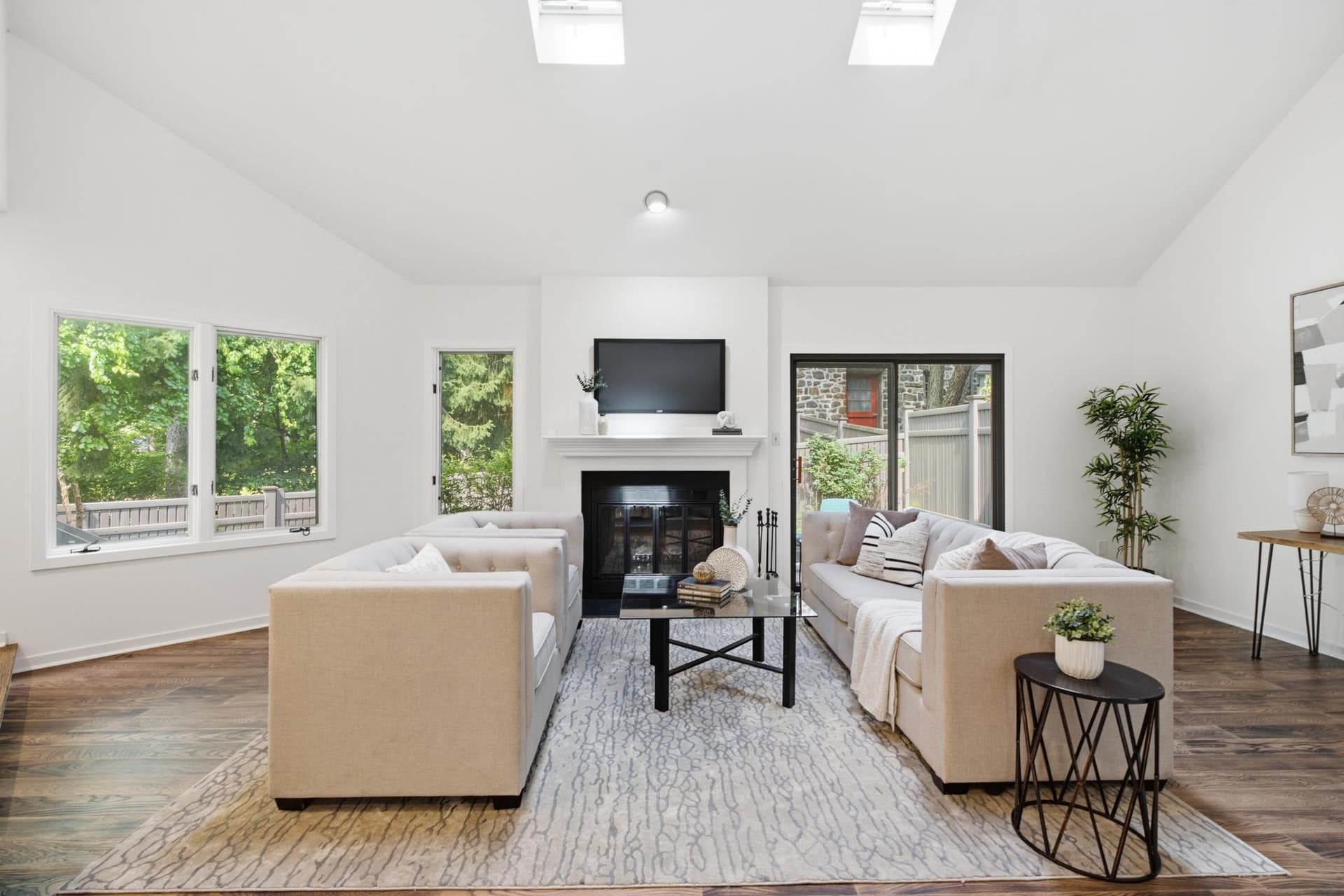 138 Montrose Avenue #26 photo 16