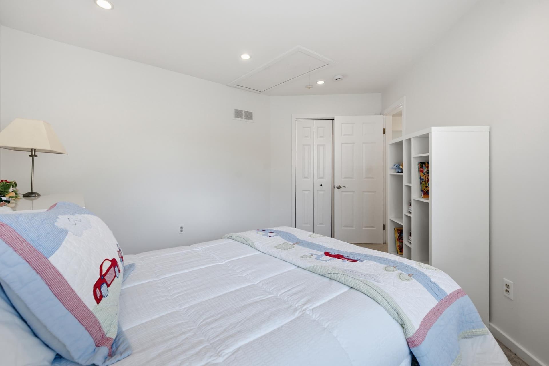 138 Montrose Avenue #26 photo 25