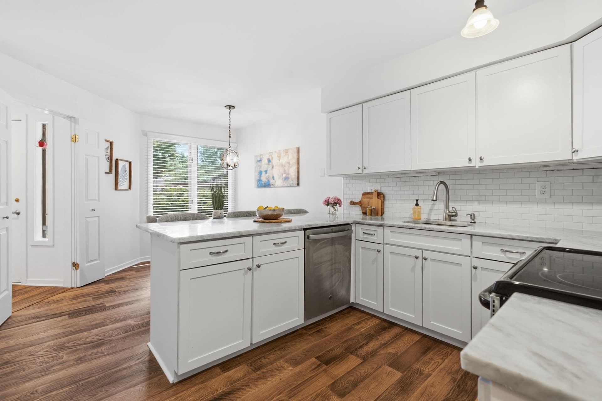 138 Montrose Avenue #26 photo 4