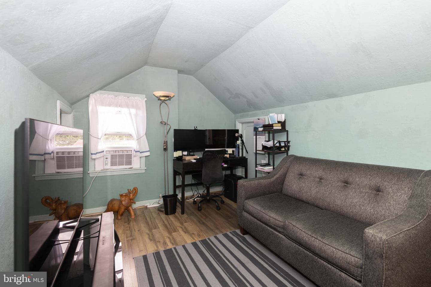 1136 Duncan Avenue photo 24