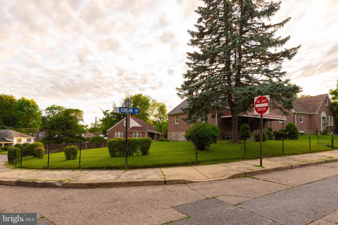 1136 Duncan Avenue photo 4
