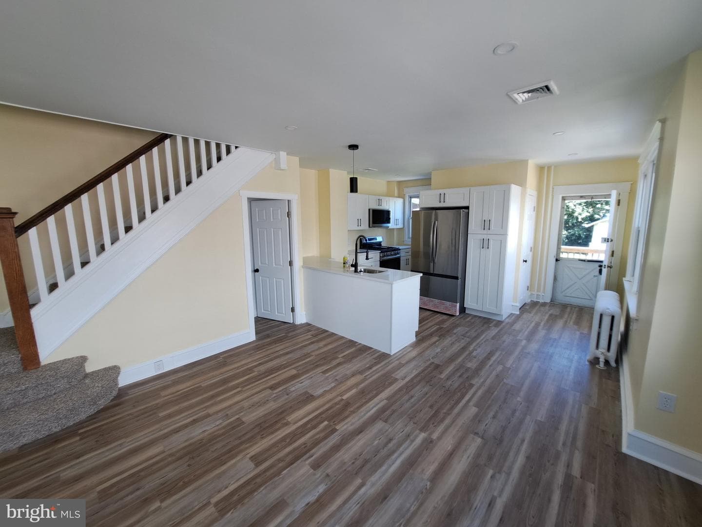 637 10th Avenue photo 5