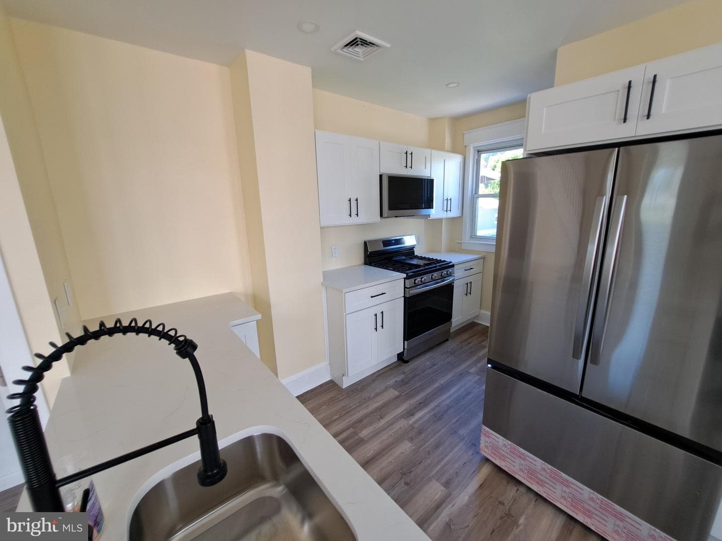 637 10th Avenue photo 6