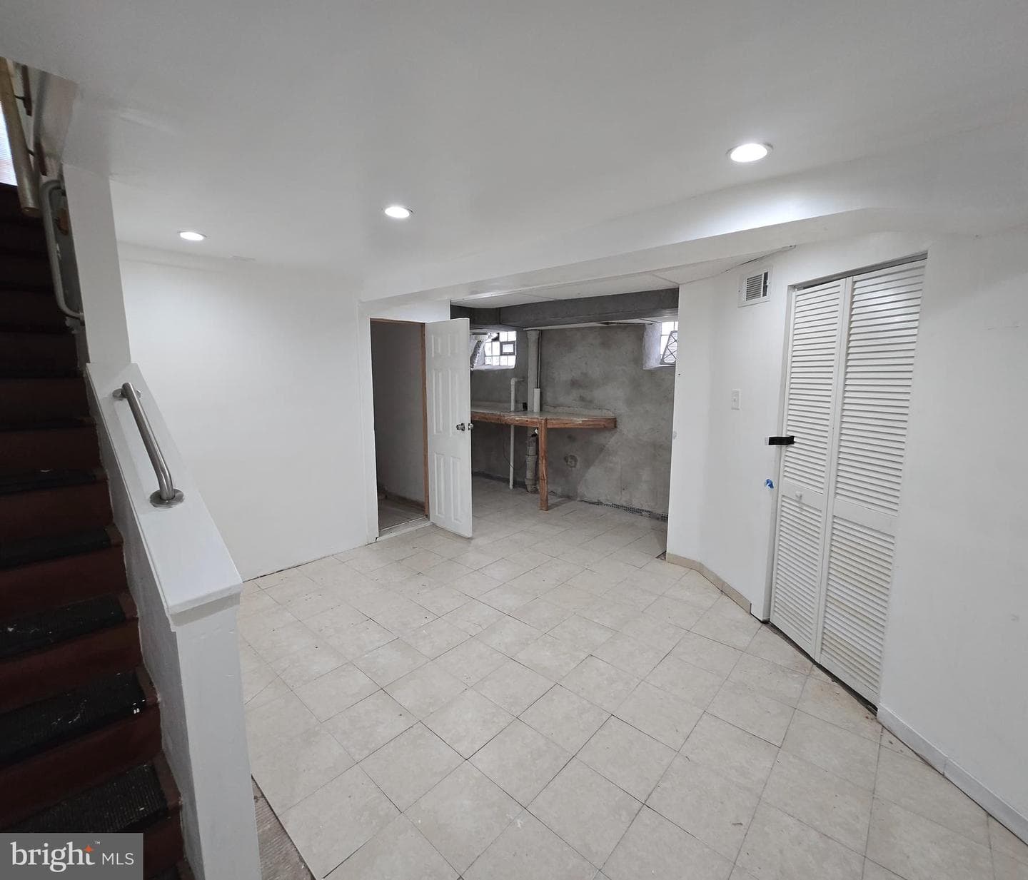 534 Rose Street photo 32