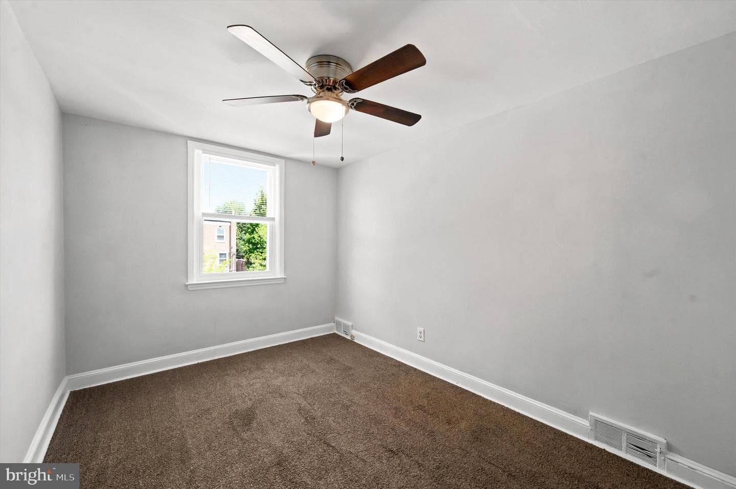 345 Westmont Drive photo 17