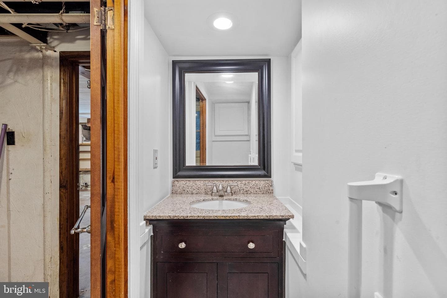 2926 Belmont Avenue photo 26