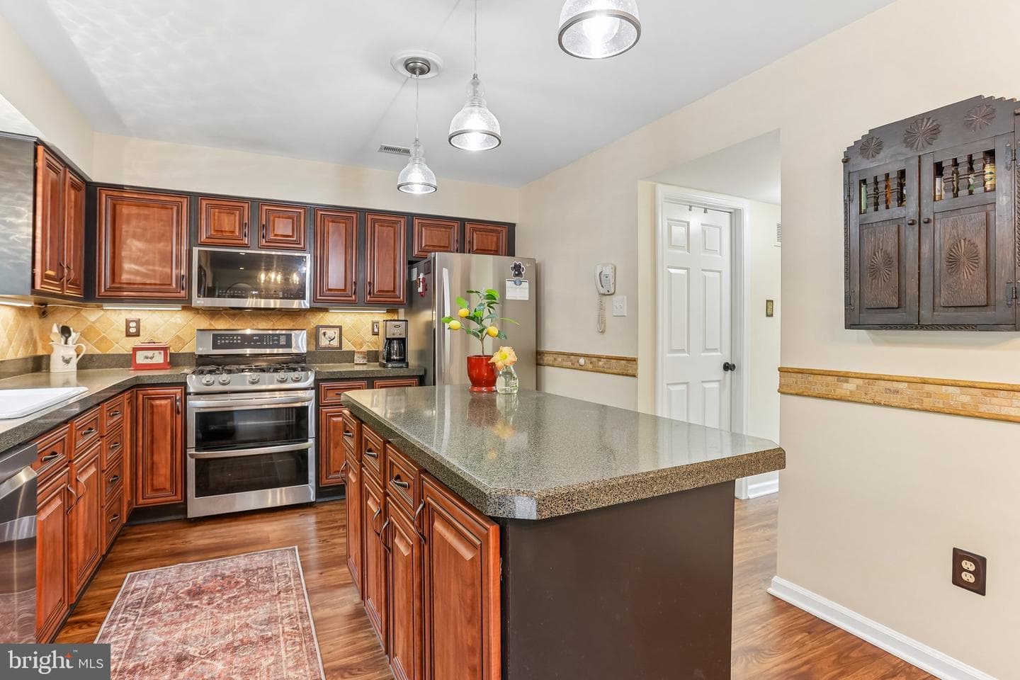 1204 Woodsview Drive photo 16