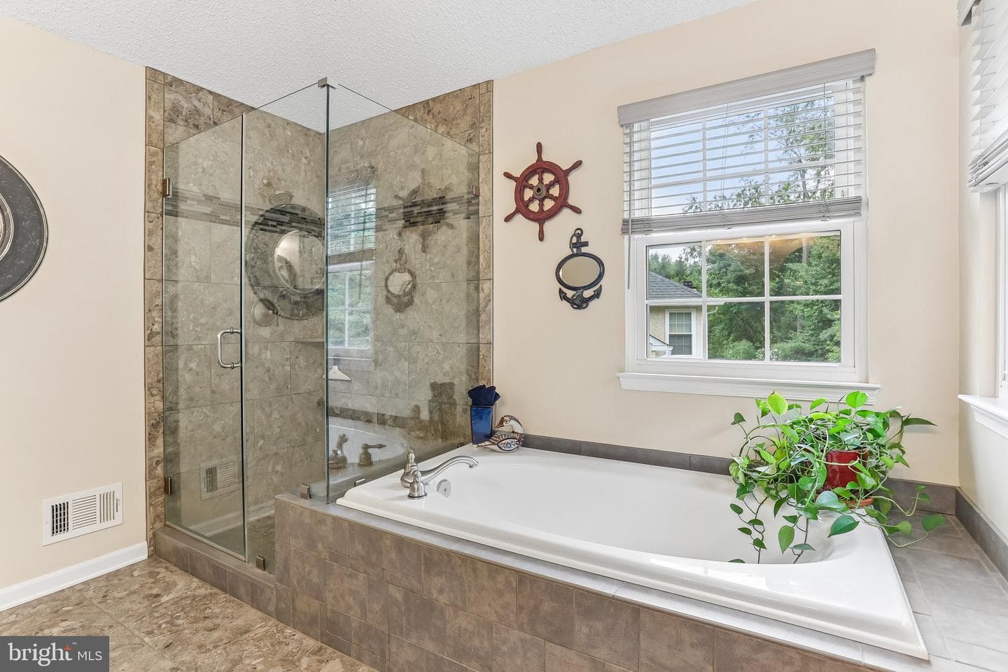 1204 Woodsview Drive photo 29