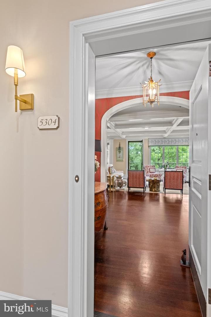 5304 Parkview Drive photo 4