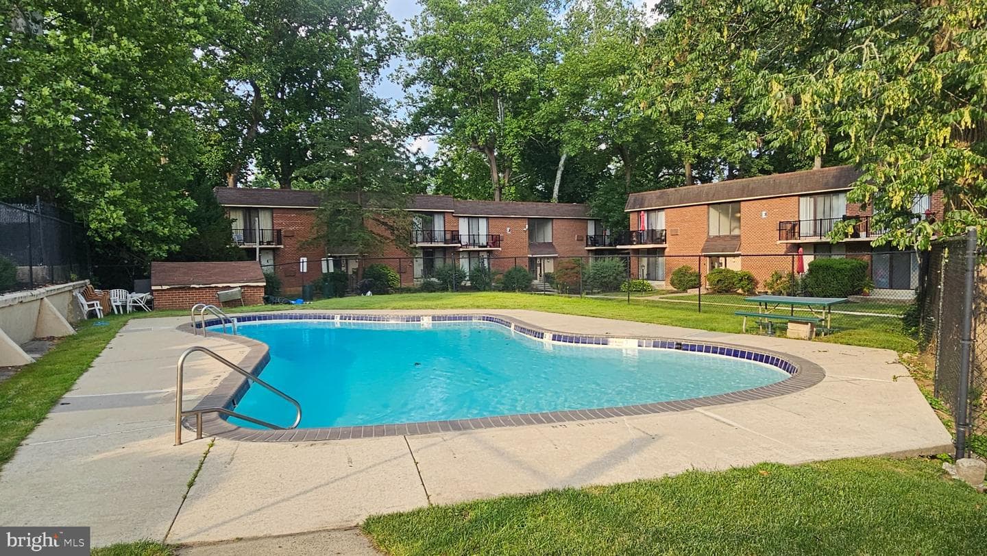 100 E Glenolden Ave # A-6, Glenolden
