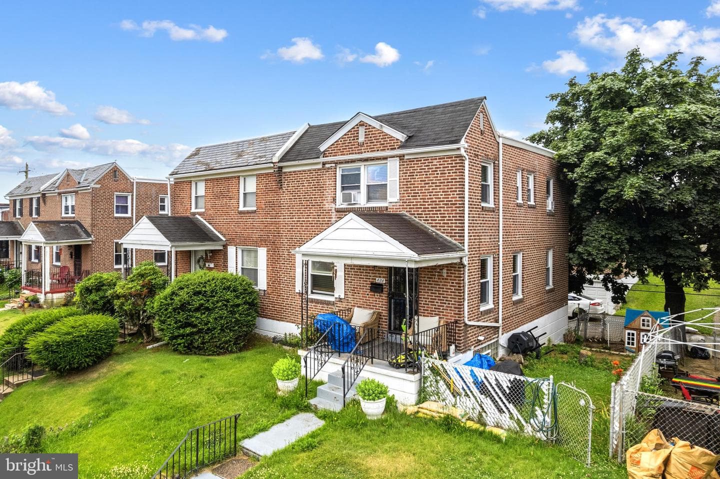 828 Laurel Road, Lansdowne
