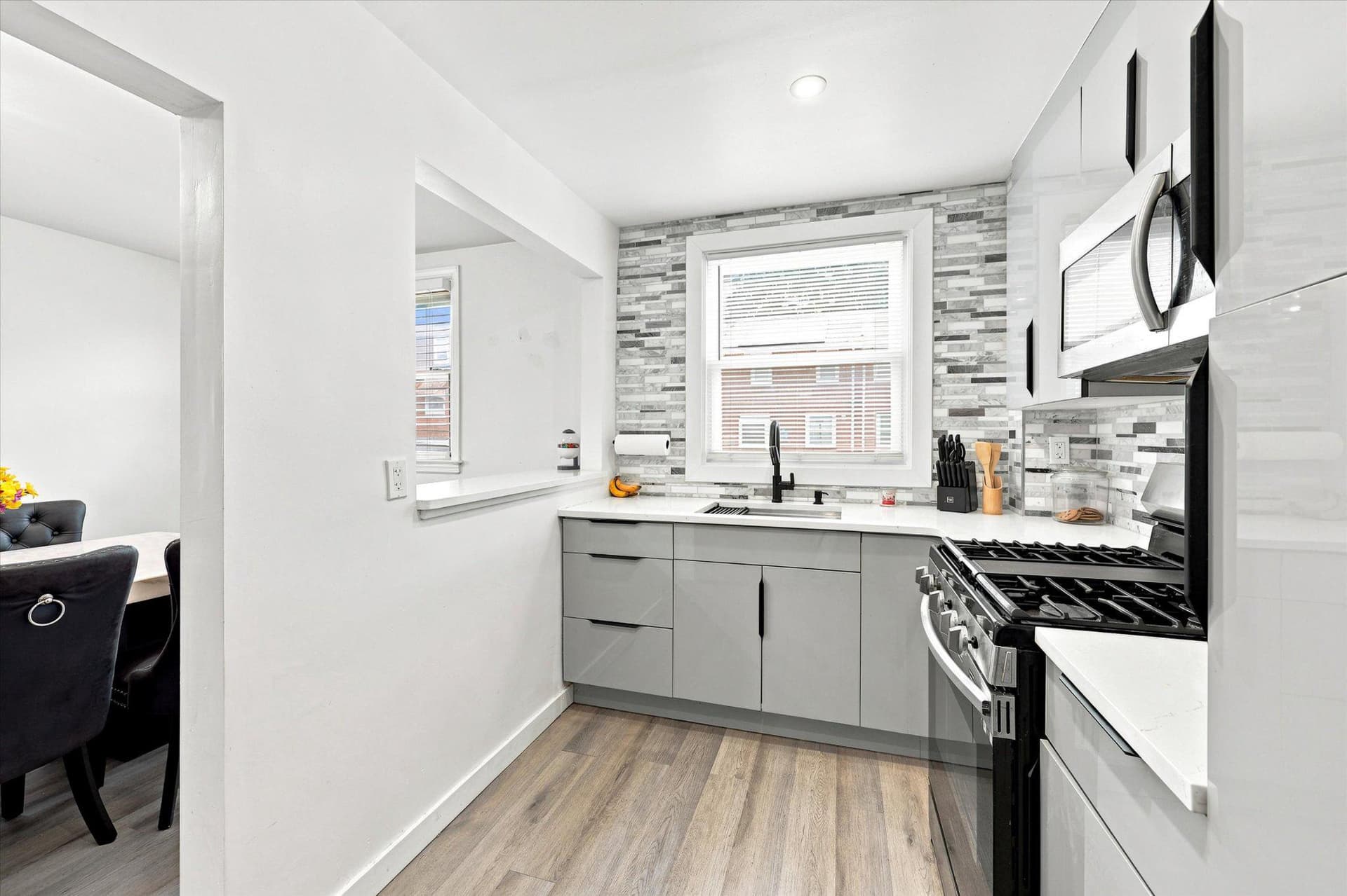 221 Foster Avenue photo 13