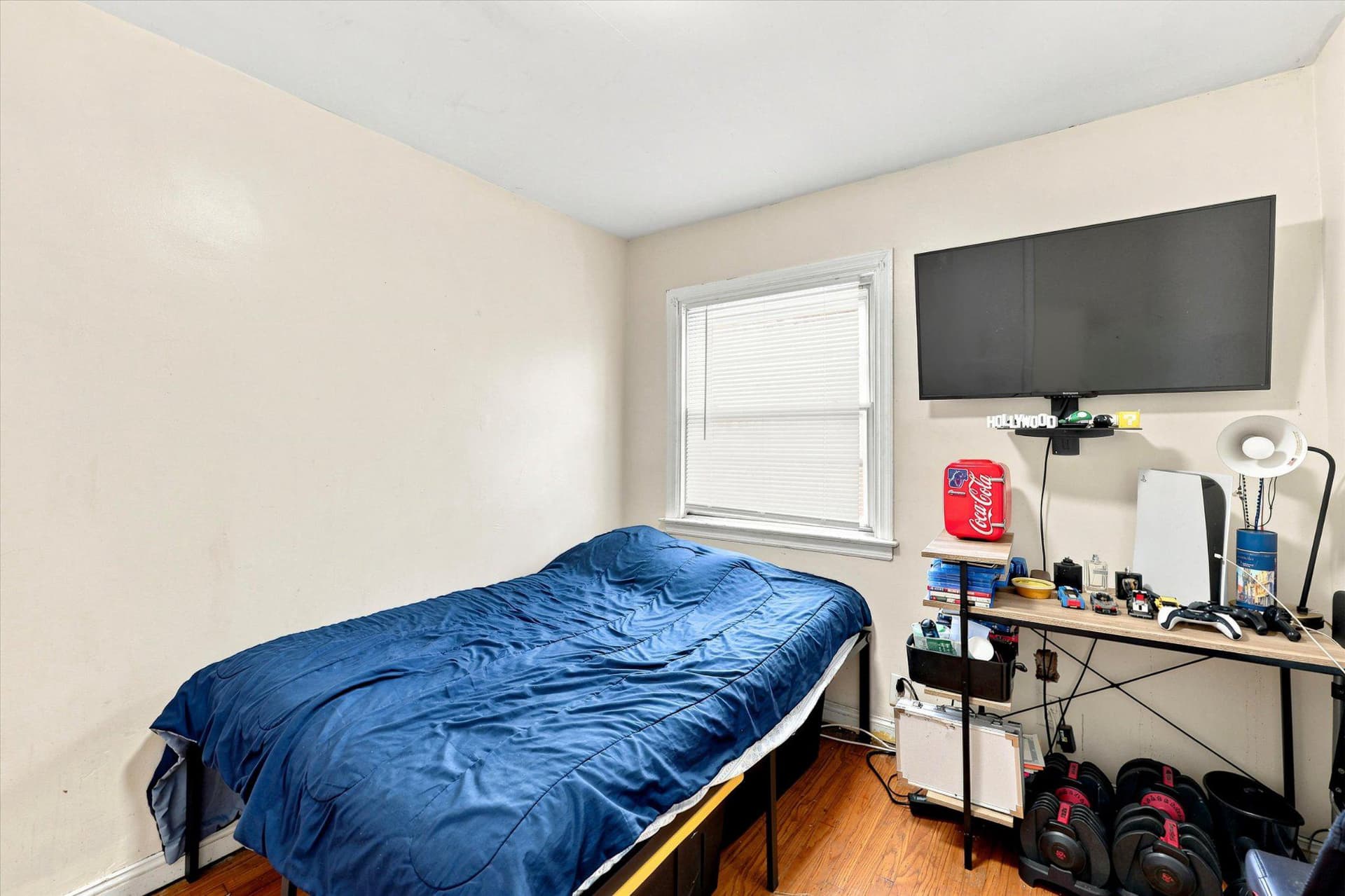221 Foster Avenue photo 18