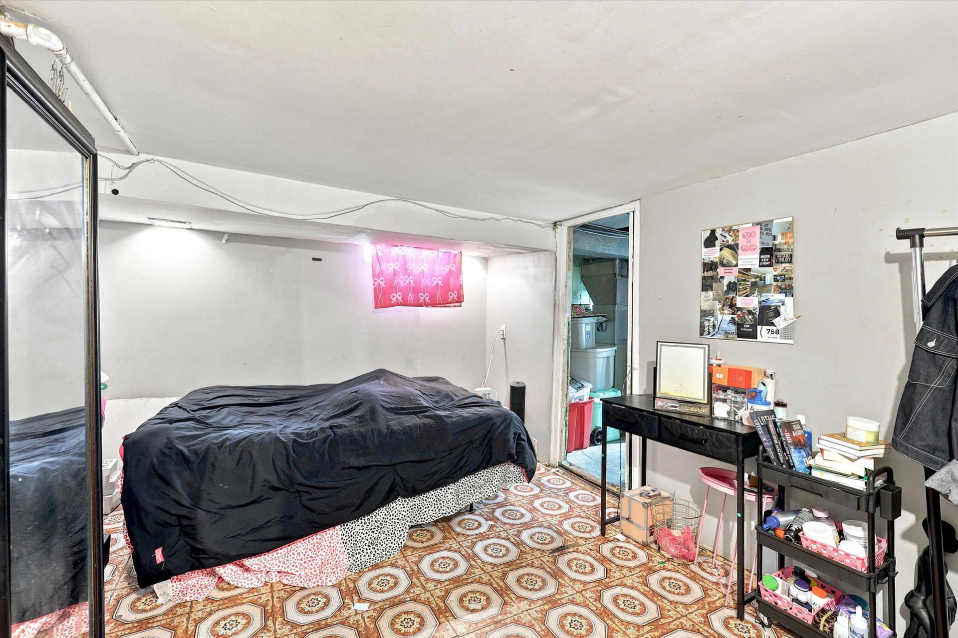 221 Foster Avenue photo 23