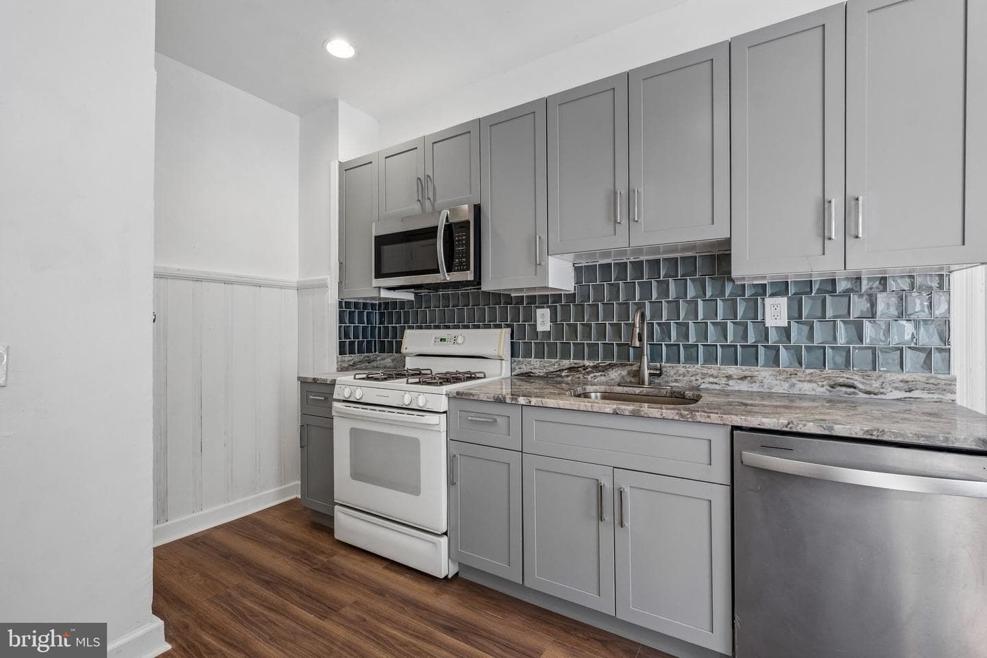 627 Walnut Street photo 14