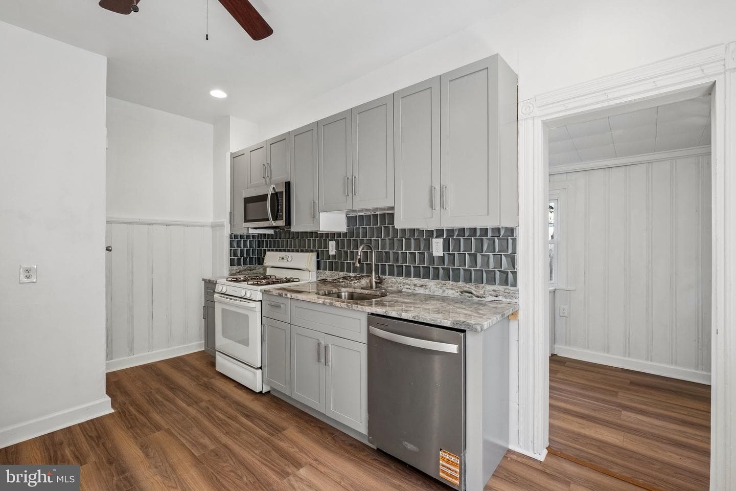627 Walnut Street photo 16