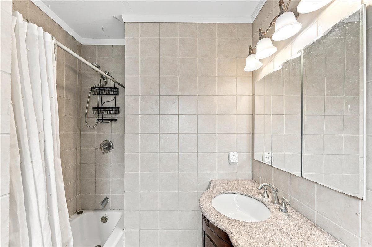 251 Burmont photo 21