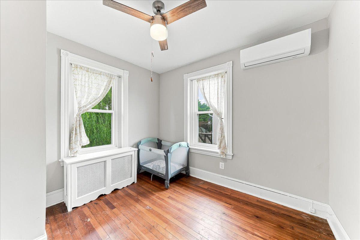 251 Burmont photo 22