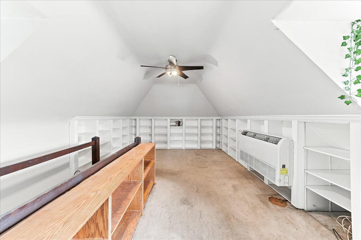 251 Burmont photo 24