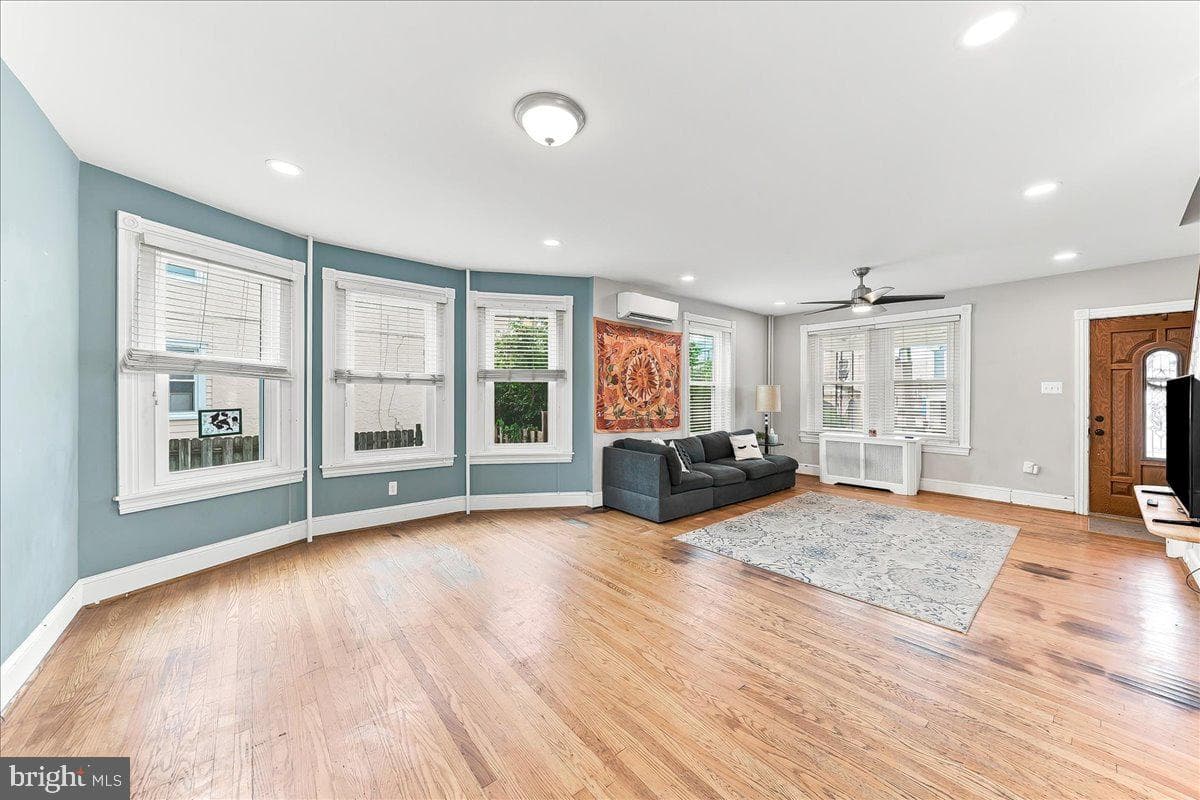 251 Burmont photo 4