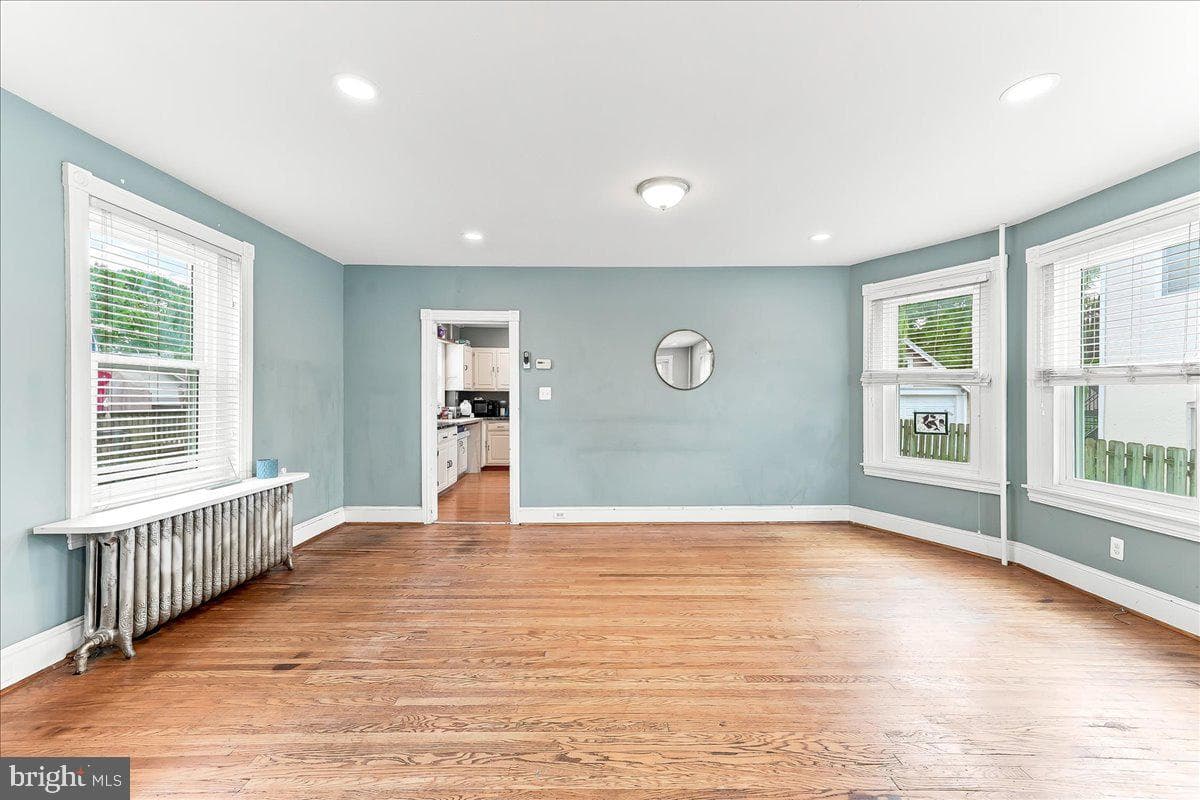 251 Burmont photo 6